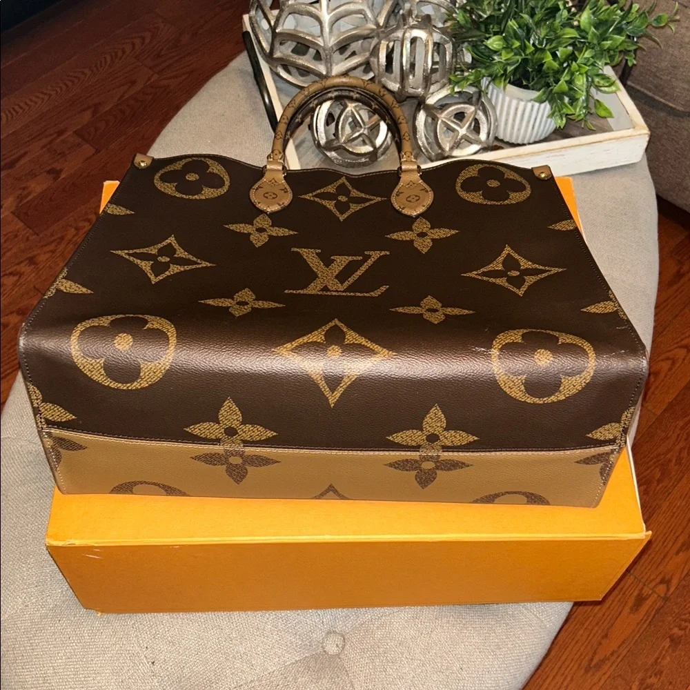 Louis Vuitton Onthego GM shoulder bag - Picture 6 of 17